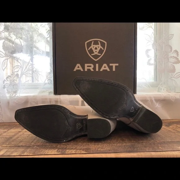 Ariat ~ Size 7 ~ Chandler Boots ~ White Cloud Suede - Picture 9 of 14